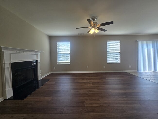 Photo - 1015 Daniel Ln