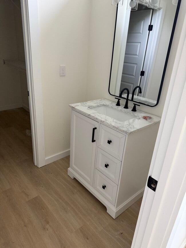 Photo - 76 Simmons Cir
