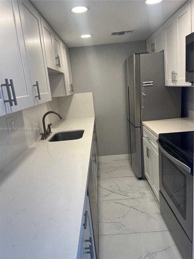 Photo - 3304 Virginia St Unit 7B