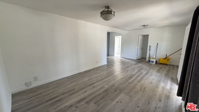 Photo - 1582 Ricardo St