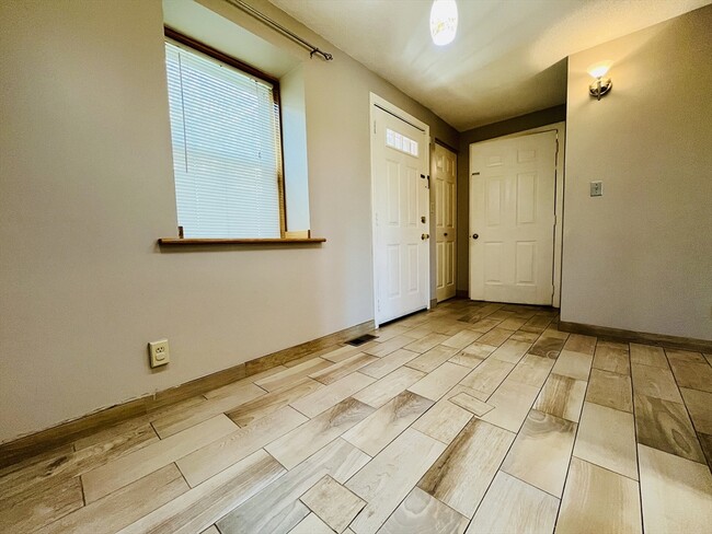 Photo - 30 Margin St