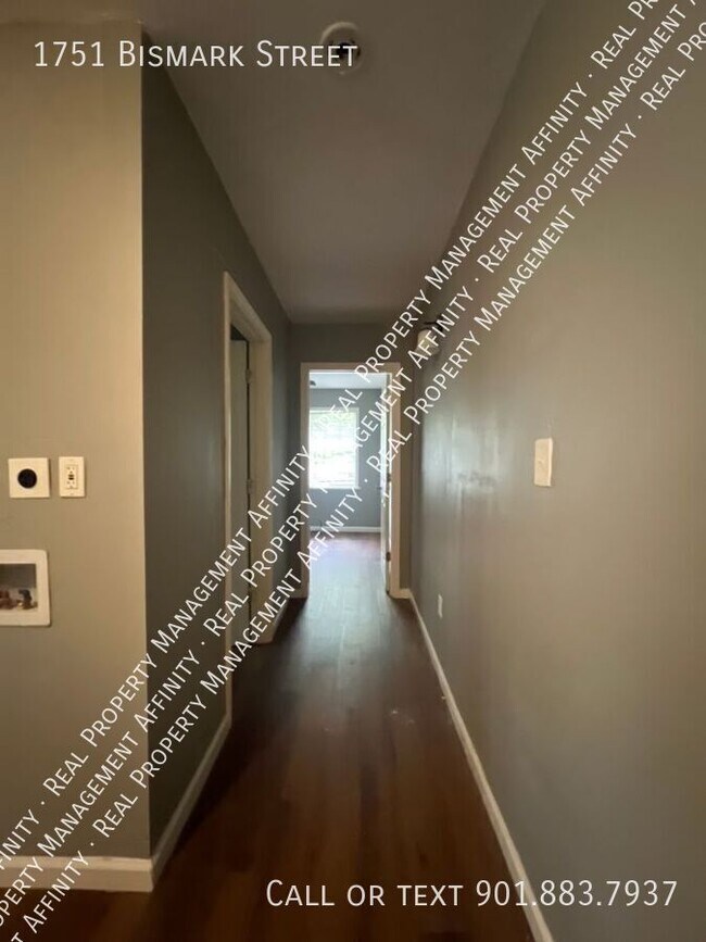 Photo - 1751 Bismark St