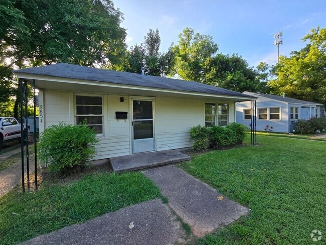 Building Photo - 2 bedroom 1 bathroom Rental