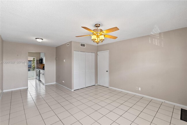 Photo - 7305 NW 5th Ct Unidad 204
