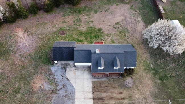 Photo - 211 Fall Creek Dr