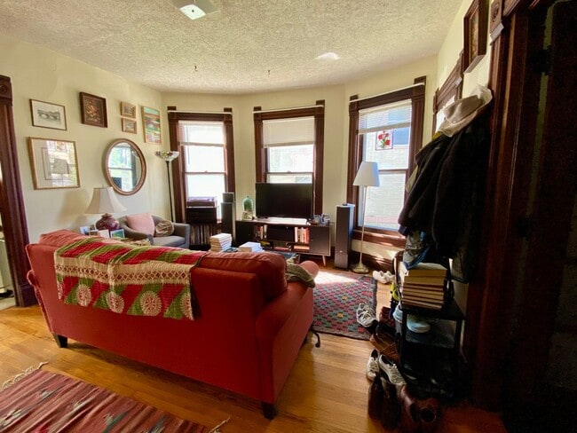 Building Photo - 947 E Gorham St Unit 1
