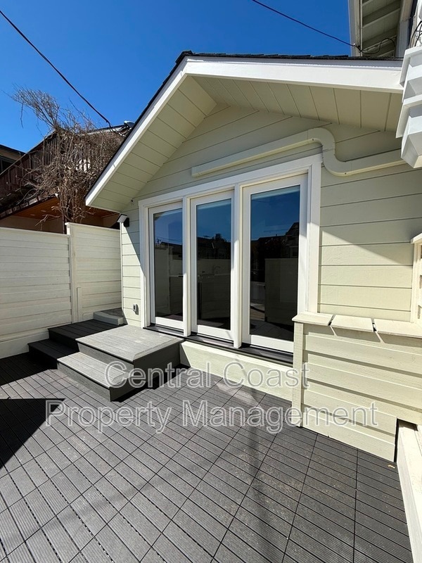 Photo - 404 Grand Ave