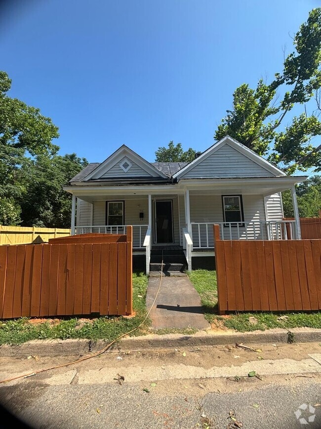 Building Photo - 916 Macon St Rental