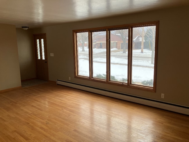 Photo - 1275 Kellogg St