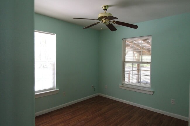 Photo - Private 3-Bedroom home located off of Hwy 98!