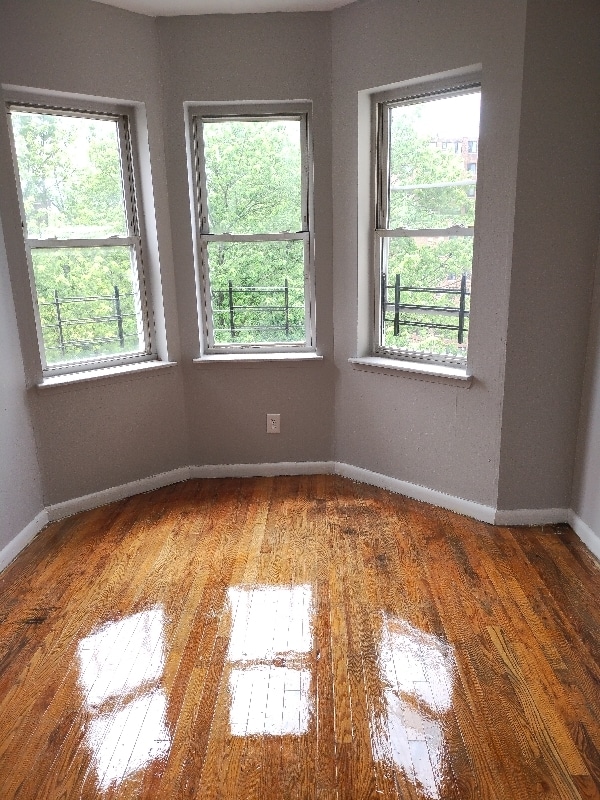 Building Photo - 0 Ludlow St Rental