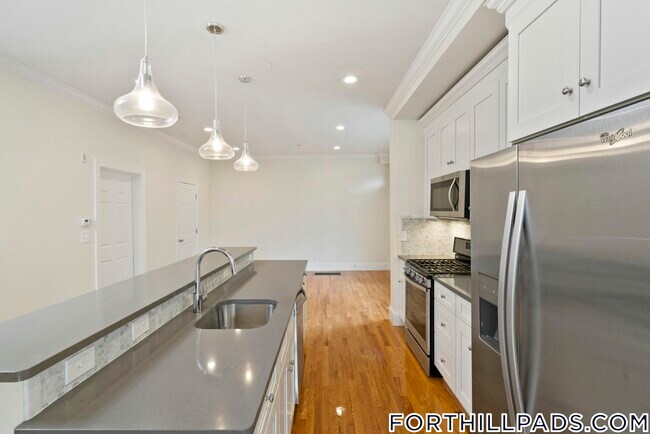 Photo - 130 Roxbury St