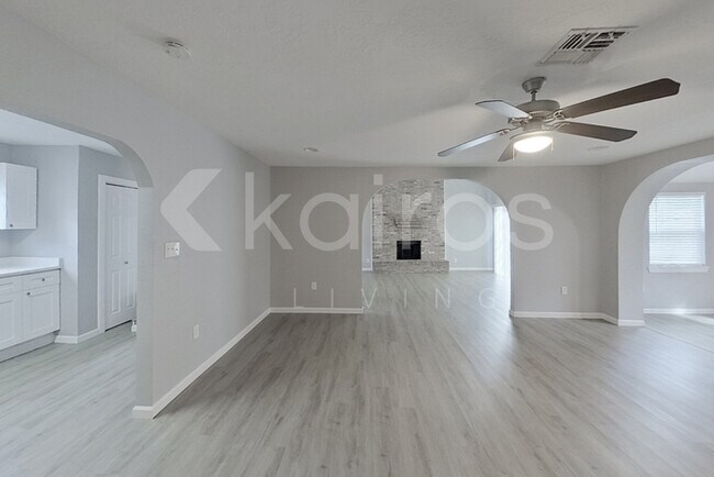 Photo - 10405 Barada St