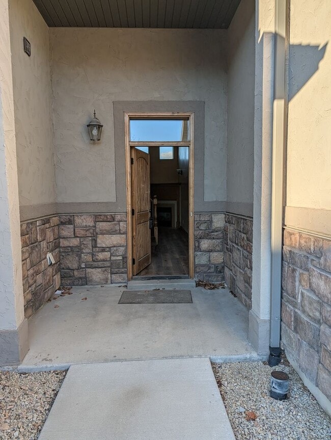 Building Photo - Wang-J1 Unit Wang-J1