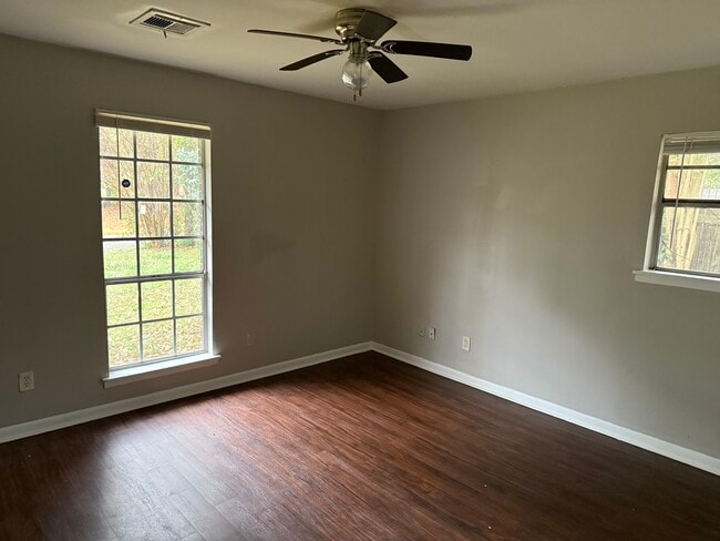 Photo - 1550 Midway St