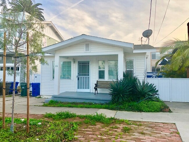 Building Photo - Gorgeous Completely Remodeled California Beach Bungalow w/Laundry+Backyard+Storage Near Beach
