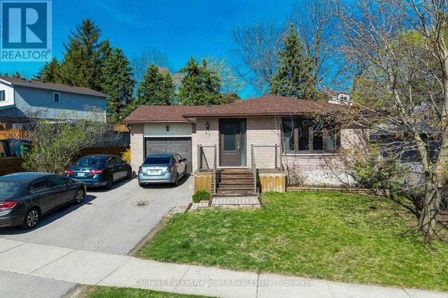 Photo - 37 Dunhill Crescent