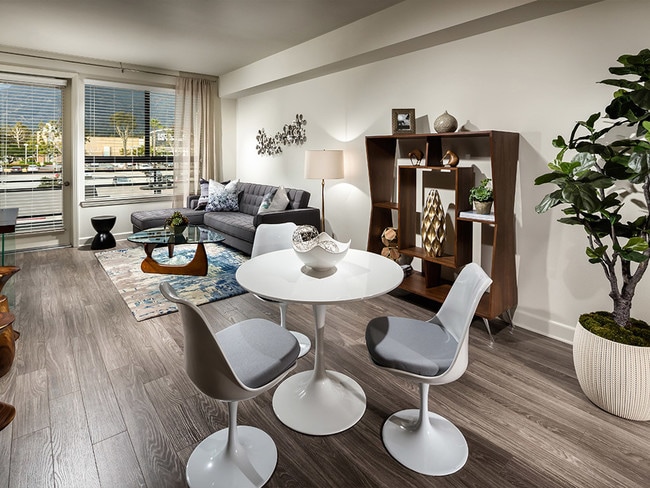 Photo - Bell Pasadena