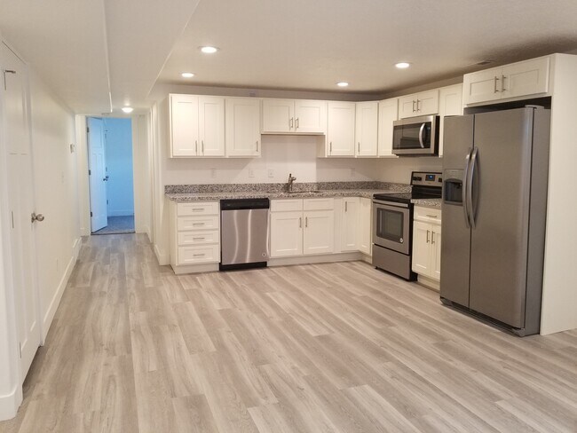 Photo - 115 N 410 E St