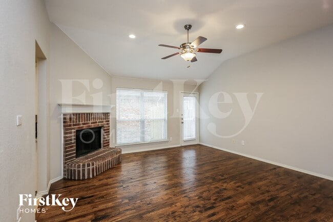 Photo - 10901 Braemoor Dr