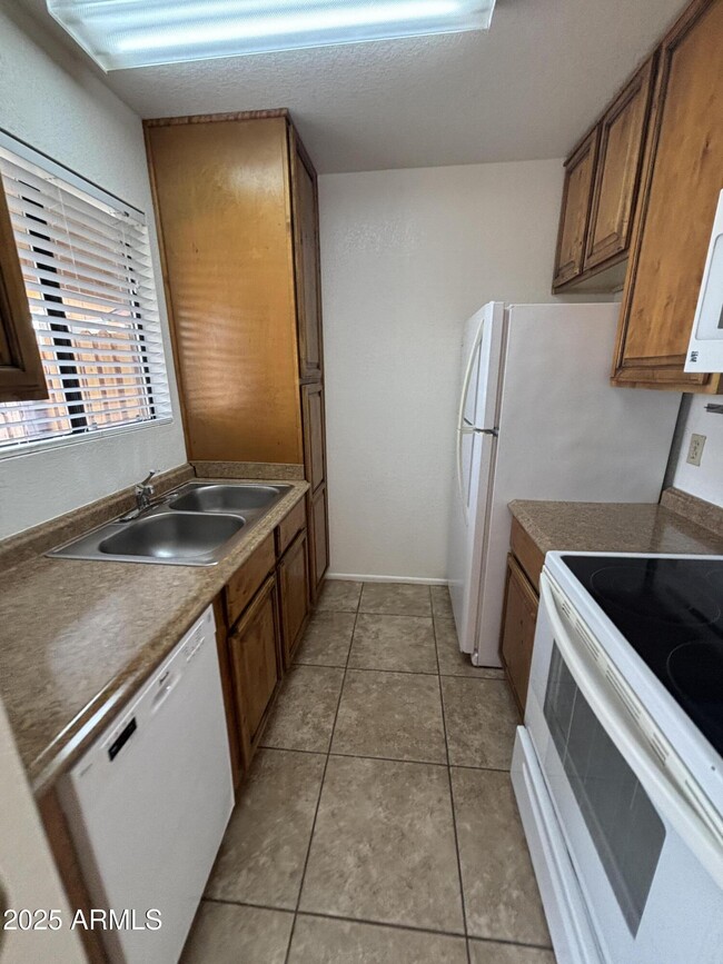 Photo - 840 S Main St Unidad 18