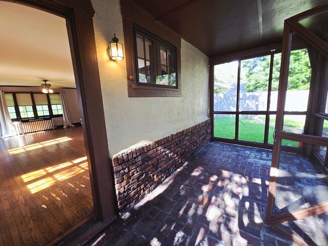 Photo - 750 N Auburndale St