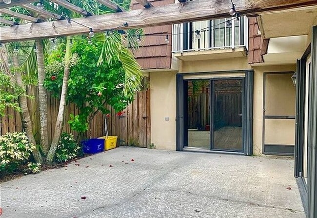 Building Photo - 2BR/2.5BA Townhome in the Heart of Palm Beach Gardens