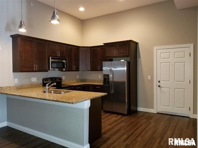 Building Photo - 1534 River Dr Rental