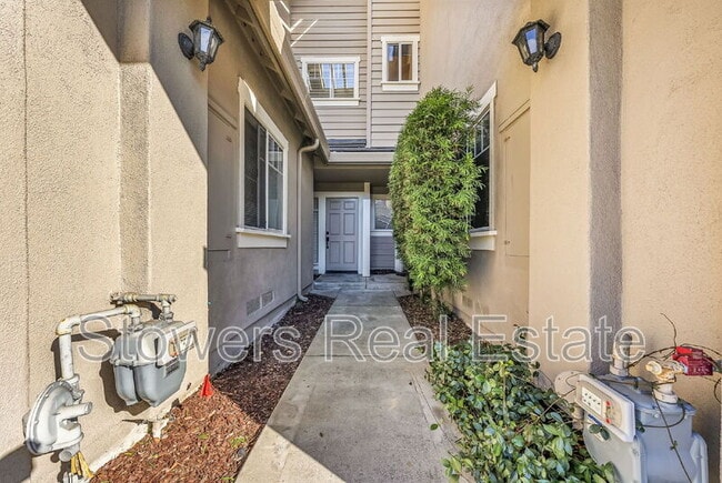 Photo - 424 Sutton Cir