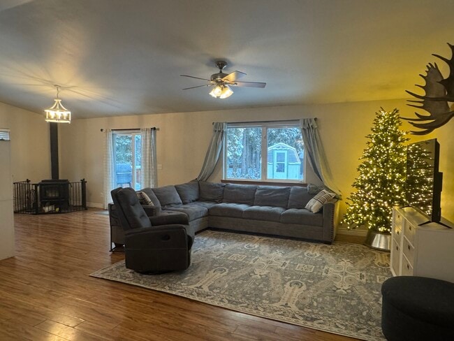 Photo - 580 Orion Dr