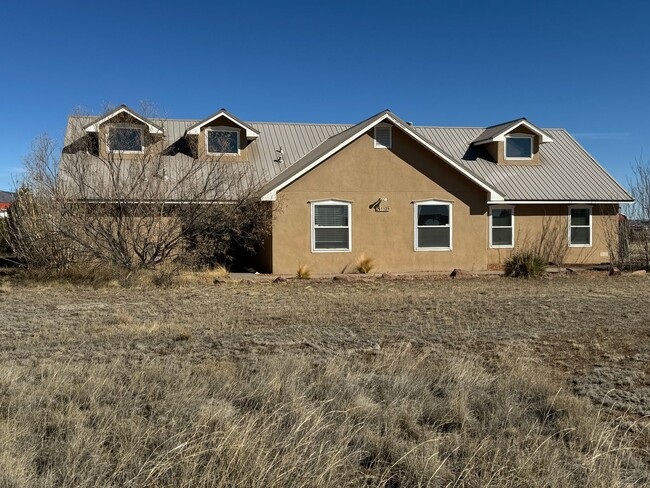 3 Bedroom, 2 Bathroom Home in Edgewood, NM - 3 Bedroom, 2 Bathroom Home in Edgewood, NM