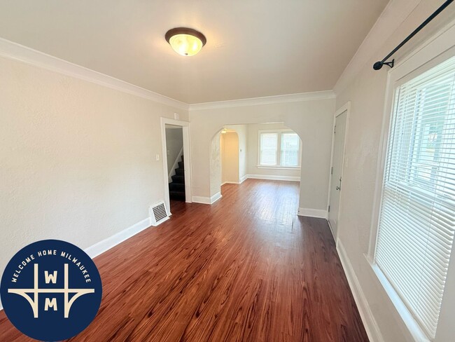Photo - 221 W Ring St