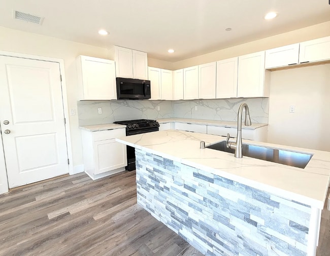 Photo - 9920 Karen Ave