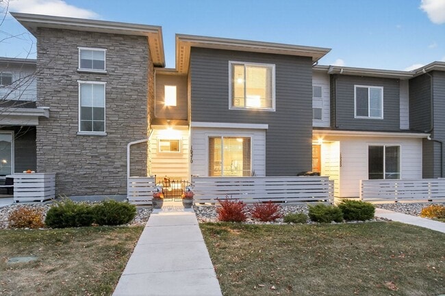 Photo - 16370 Alzere Pl