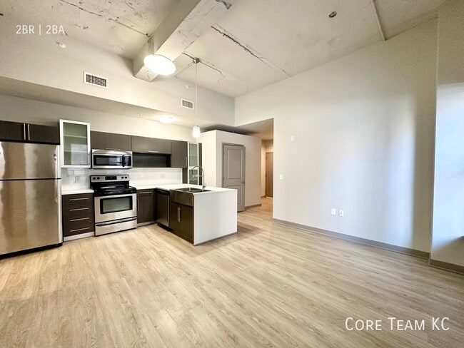 Building Photo - 306 E 12th St Unit 201 Rental