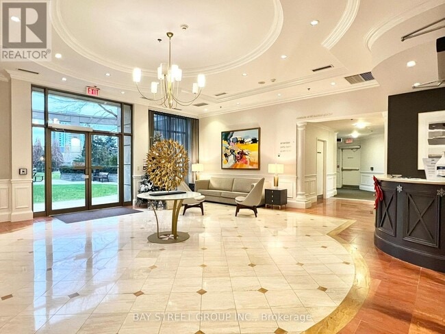 Photo - 55 Harrison Garden Blvd Unité 401