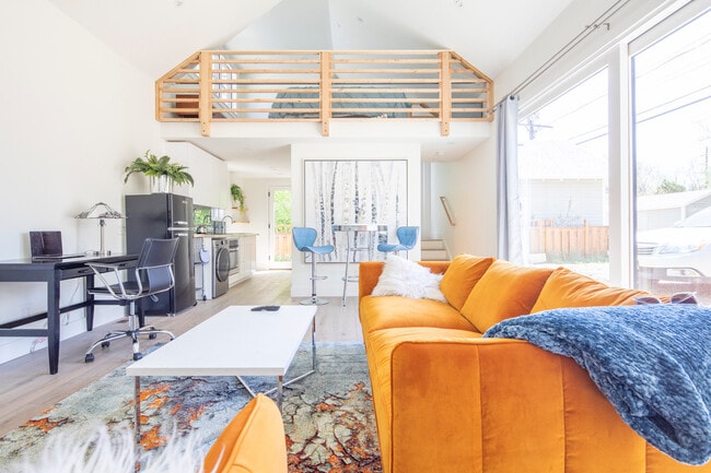 Photo - 730 Maxwell Ave