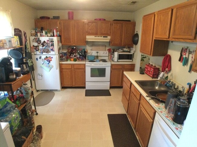Photo - Blacksburg, 3 BR / 2.5 BA, Available September 11th