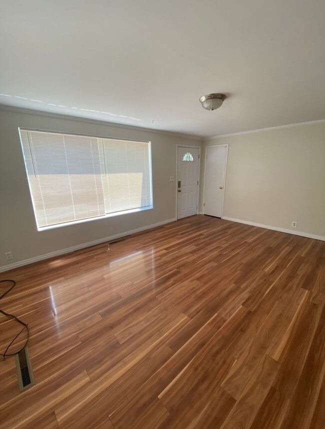 Photo - Spacious 4 Bed 2 Bath Home in Roy, UT with Fully Fenced Yard