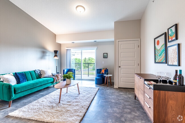 1BR, 1BA - 791SF -- Living Room