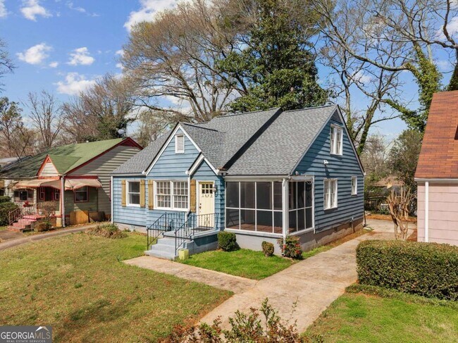 Photo - 1649 Beecher St SW