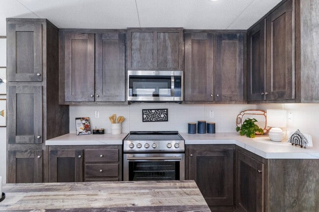 Photo - 719 Armadillo St