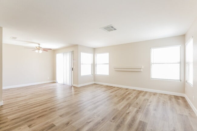 Photo - 1508 Bellglen Dr