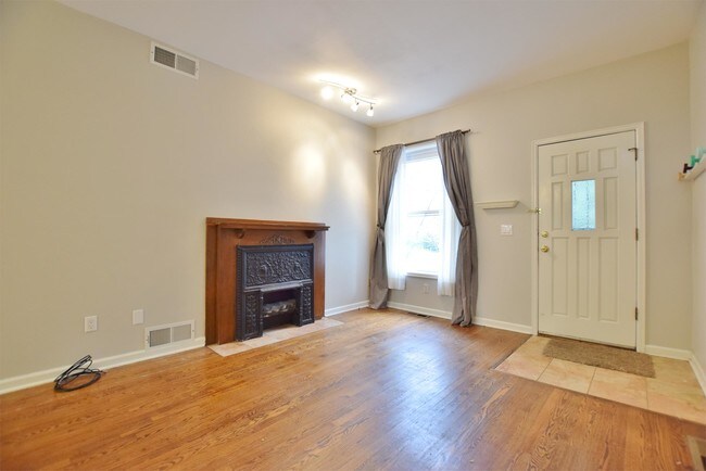 Photo - 335 E 7th Ave