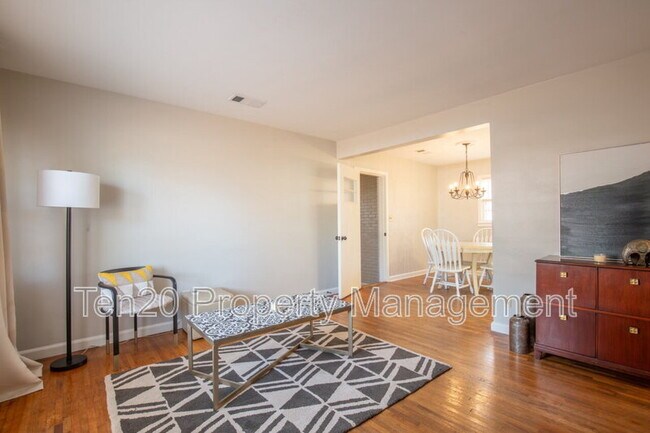 Photo - 4264 Yates Dr