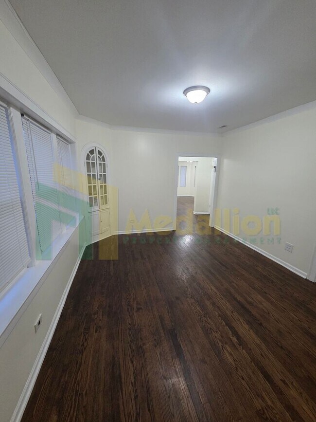 Photo - 9318 S Loomis St Unidad 1st FLR