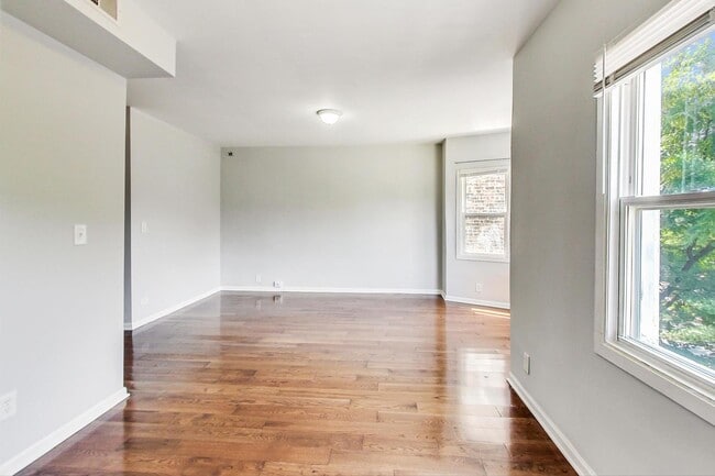 Photo - 1725 N Kedzie Ave