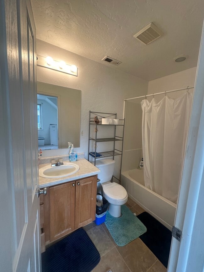 Photo - 100 Lakeside Ct