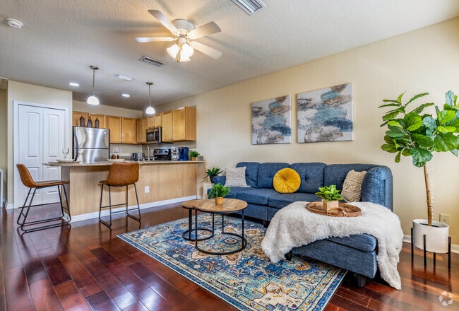 2BR, 1BA - 840SF - The Santiago Floorplan