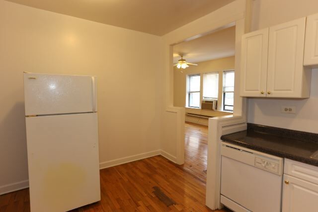 Photo - 3725.5 N Pine Grove Ave Unit W3